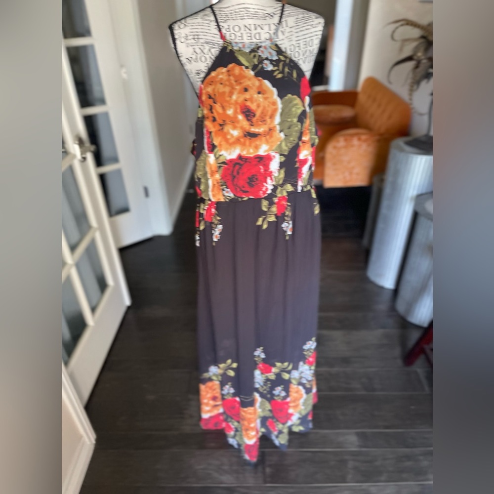 ❗️PRICE DROP❗️XL Black with flowers maxi halter style dress